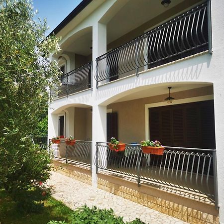 Garden Apartment Maria Vrsar Exteriér fotografie