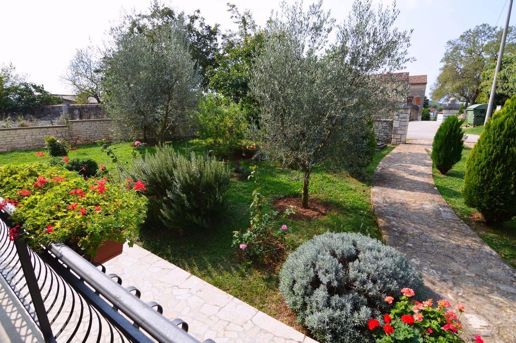 Garden Apartment Maria Vrsar Exteriér fotografie